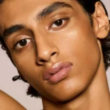 FB_FALL24_T2BEAUTY_COREREFRESH_GLOSSBOMB-ORIGINAL_FUSSY_NYLE_1200X1500_72DPI